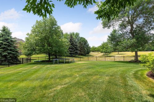 3528 Crestmoor Dr, Saint Paul MN  55125-5028 exterior