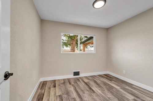 1601 Knox Ct, Denver CO  80219-4526 exterior