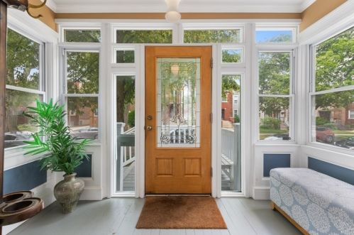 3439 Springfield Ave, Chicago, IL 60618-5115