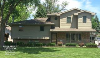 130 Iris Rd, Oak Brook, IL 60561-3967