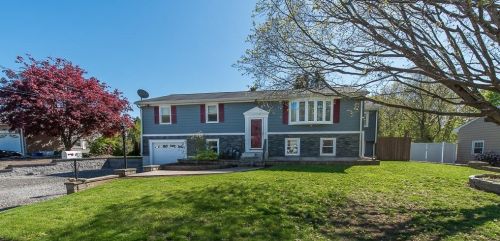 12 Setian Cir, Providence, RI 02919-3319