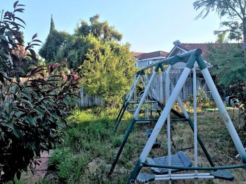 3416 Siskiyou Cir, Riverside CA  92503-4664 exterior