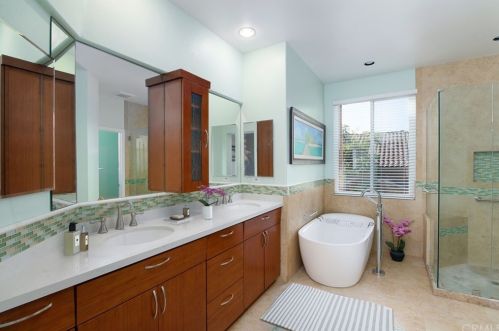 34 Del Ventura, Irvine CA  92606-8857 exterior