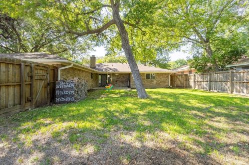 1116 Edgefield Dr, Plano TX  75075-7214 exterior