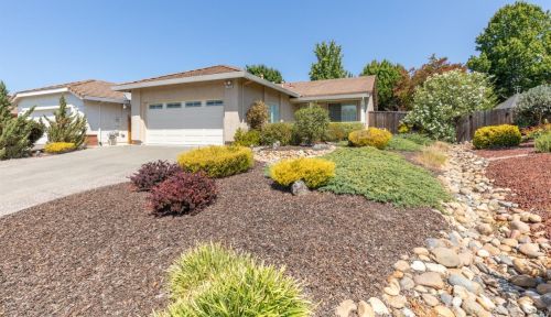 1032 Ventana Dr, Windsor, CA 95492-7809