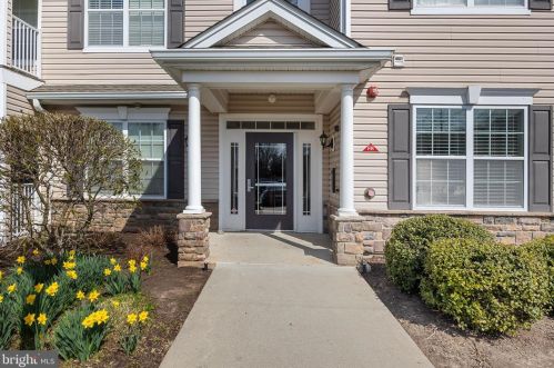 428 Timberlake Dr, Trenton NJ  08618-1475 exterior