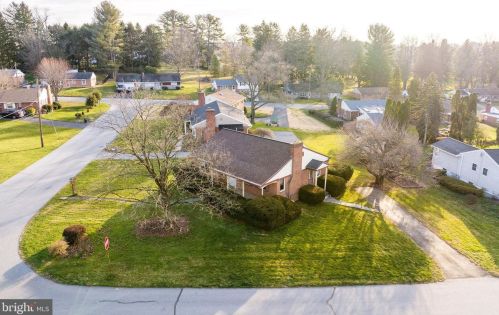 409 Capri Rd, Lancaster, PA 17603-6005