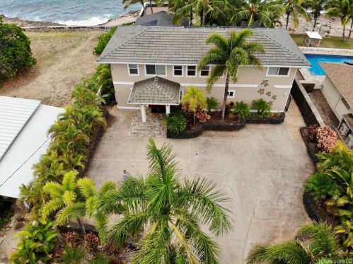 84853 Moua St, Nanakuli, HI 96792-1925