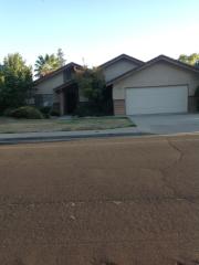 2474 Vartikian Ave, Clovis, CA 93611-5447