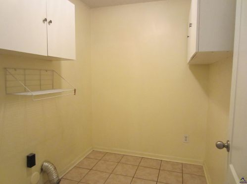 218 Autumn Woods Dr, Warner Robins GA  31088-6715 exterior