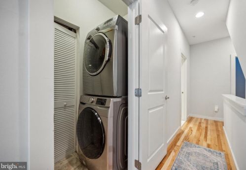 1226 4 St, Philadelphia PA 19147-0052 exterior