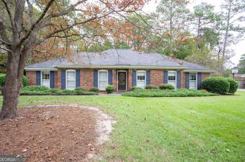 118 Pineneedle Rd, Statesboro, GA 30458-6039
