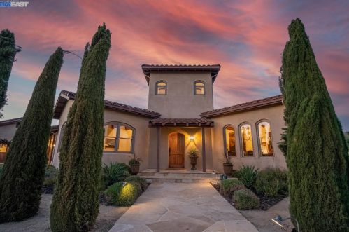 1080 Victorine Rd, Livermore, CA 94551-6635