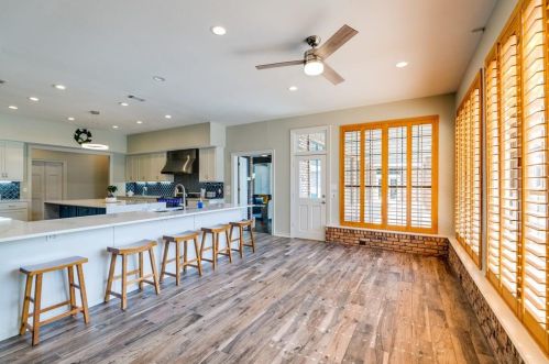 2817 Country Vly Rd, Garland TX  75041-2130 exterior