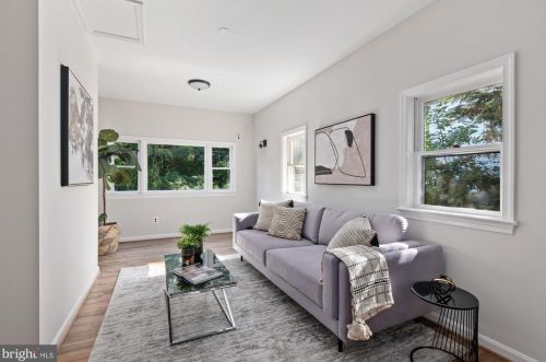 407 Greenbrier Dr, Silver Spring MD 20910-4230 exterior