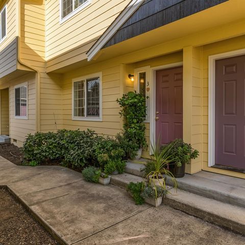 2030 Brookhurst St, Medford OR  97504-5764 exterior