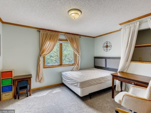 2265 James Ct, Saint Paul MN  55122-2317 exterior