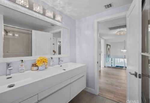 1130 Old Phillips Rd, Glendale CA  91207-1112 exterior