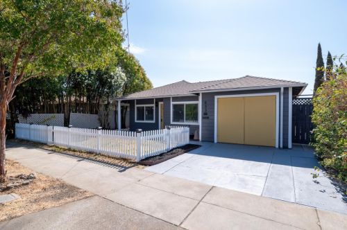 655 James St, Livermore, CA 94551-6357