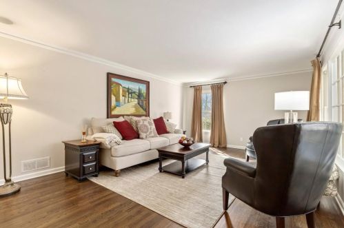 7105 Faunsworth Dr, Atlanta, GA 30328-1940