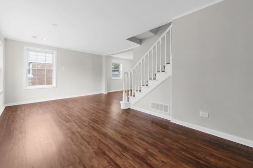 2148 Spruce Rd, Homewood, IL 60430-1046