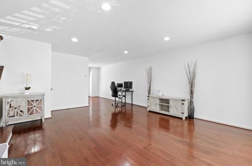9434 William Kirk Ln, Springfield VA  22015-4259 exterior