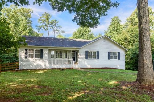 806 Westover Ct, Holly Springs, GA 30188-1850