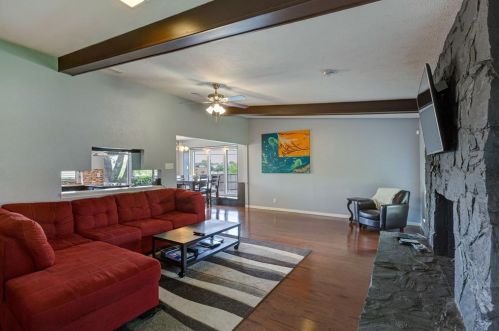 9459 Arborhill Dr, Dallas, TX 75243-6001