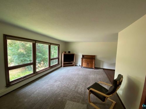 4507 Krueger Rd, Duluth, MN 55811-5707