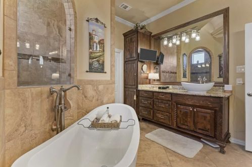 7662 Ben Day Murrin Rd, Fort Worth TX  76126-9384 exterior