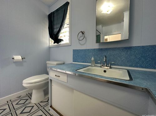 1734 Huna St, Honolulu HI  96817-2438 exterior