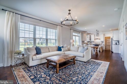 455 Greenhedge Dr, Lancaster PA  17603-7907 exterior