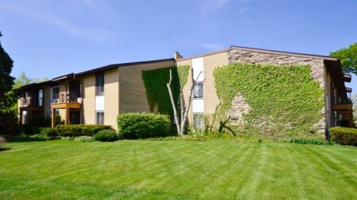 1430 Lehigh Ave, Glenview, IL 60026-2041