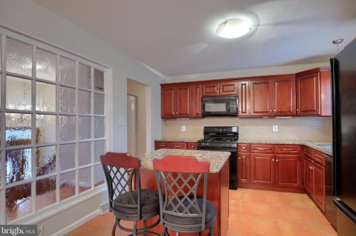 2860 Southwick Dr, Lancaster PA  17601-3549 exterior