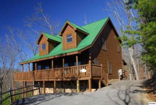 2230 Breezy Rd, Pigeon Forge, TN 37876-8607