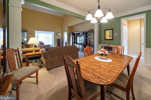 232 Sparrow Dr, Trenton NJ 08690-2461 exterior