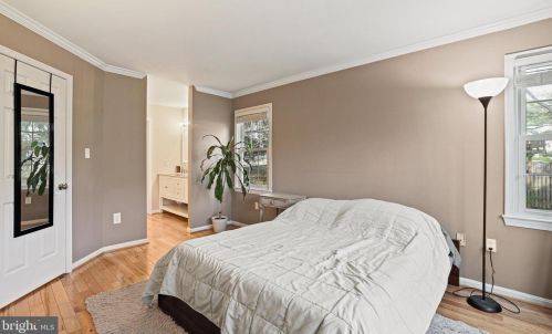 8166 Cliffview Ave, Springfield VA  22153-2622 exterior