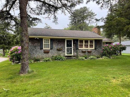 93 Cedar Rd, Charlestown, RI 02813-2316