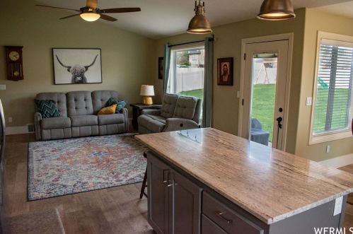 542 330, Providence UT 84332-8504 exterior