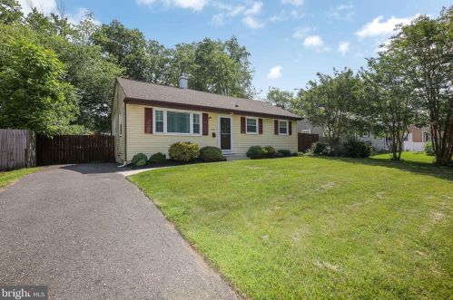 424 Hilltop Ave, Somerdale, NJ 08083-1510
