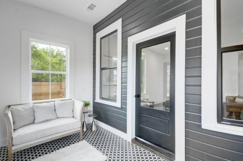 4703 Delores Ave, Austin TX  78721-2001 exterior