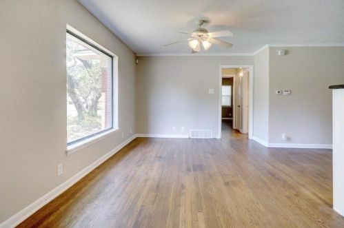 3801 Spurgeon St, Fort Worth, TX 76133-1219