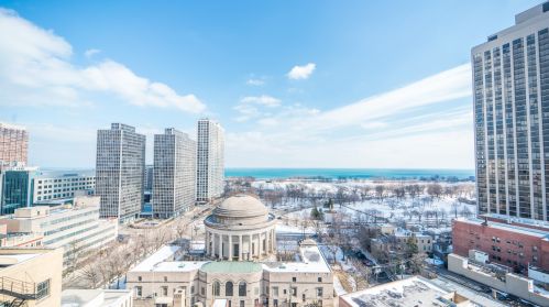 2740 Pine Grove Ave, Chicago, IL 60614-6110