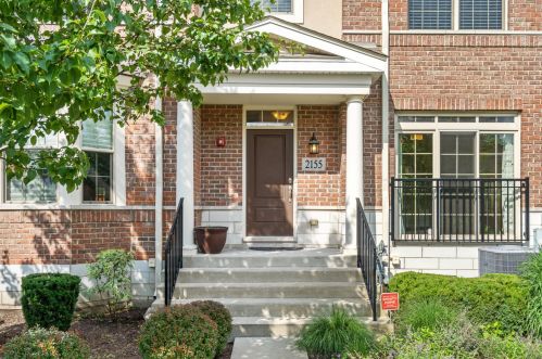 2155 Apple Hill Ln, Buffalo Grove, IL 60089-6886