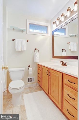 8634 Langport Dr, Springfield VA  exterior