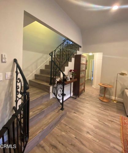 1431 Hillside Dr, Glendale CA  91208-2416 exterior