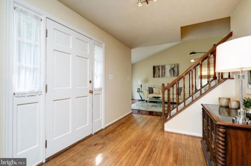 2612 Belle Crest Ln, Silver Spring, MD 20906-3172