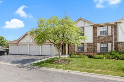549 Greystone Ln, Wheeling, IL 60090-2340