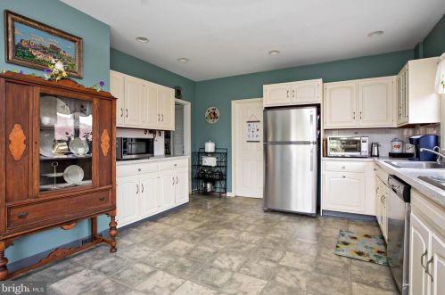 3240 48 St, Camden NJ 08109-2108 exterior