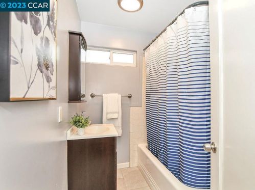 2735 Sinclair Ave, Concord CA  94519-2619 exterior